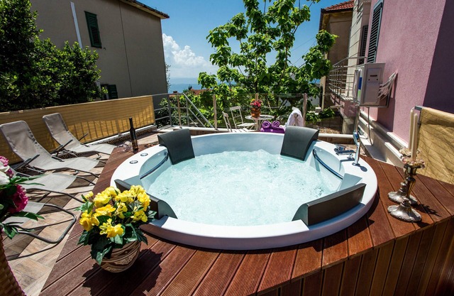 Spacious Villa with Hot Tub