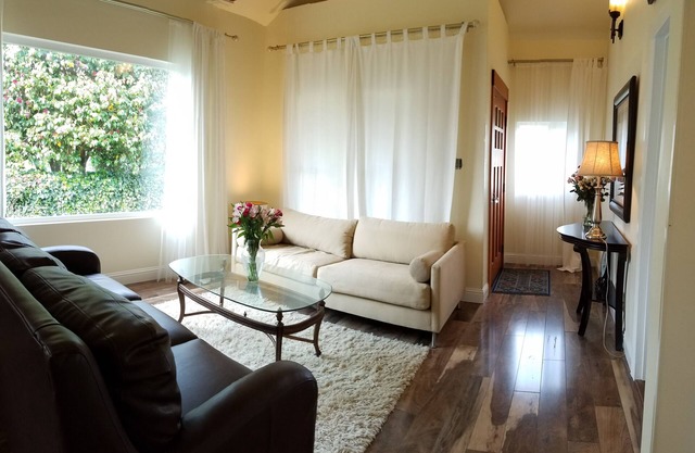 Spacious with Luxury Touches, Fish 'n Feather Home for Vacation or Professionals