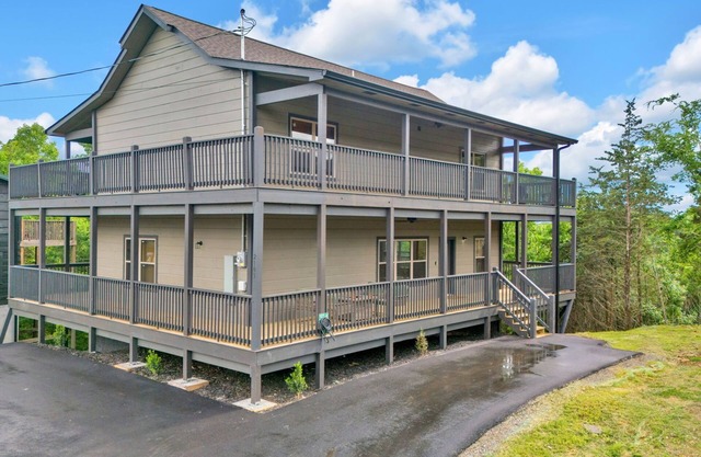 SpaciousWrapAroundDecks/Sleeps20