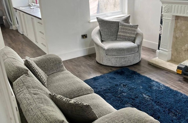 SPECIAL! 5 Bedroom Whole House in Brereton