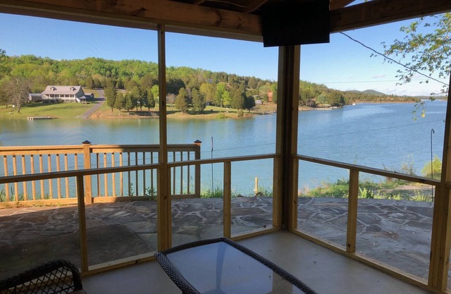 Special Rates Douglas Lake Front Cabin Retreat w/Boat Ramp and Private Dock