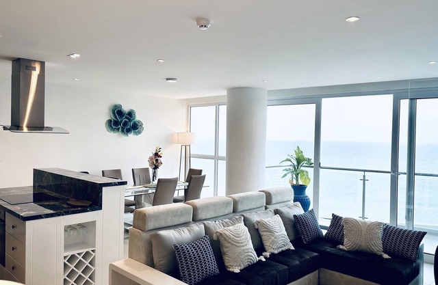 Spectacular 17th floor of ocean view 3bd 2 1/2 bath