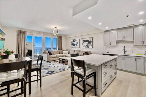 Spectacular 1BD Resort Condo! Amazing Gulf Views! Free Beach Chairs! by Dolce Vita Getaways PCB