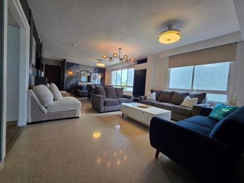 Spectacular Apt in Cinta Costera N#7