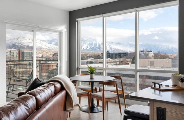 Spectacular Central City 2BD2BA