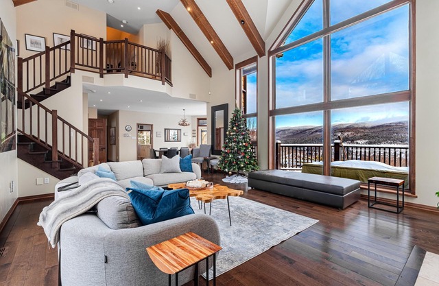 Spectacular home with breathtaking views of Mont-Tremblant, minutes from resort.