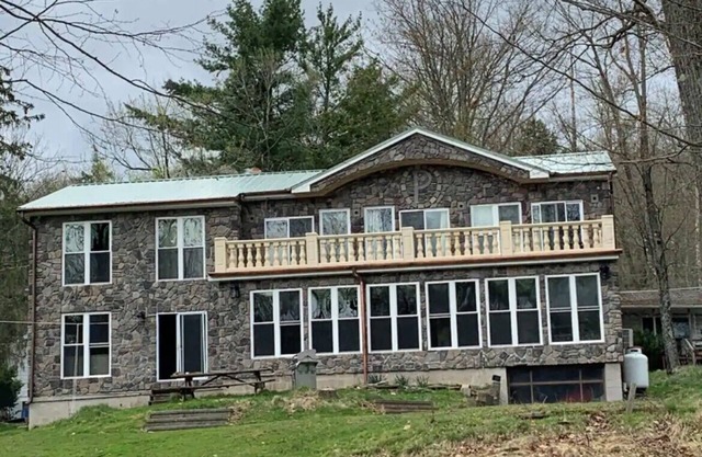 Spectacular Lake Front House