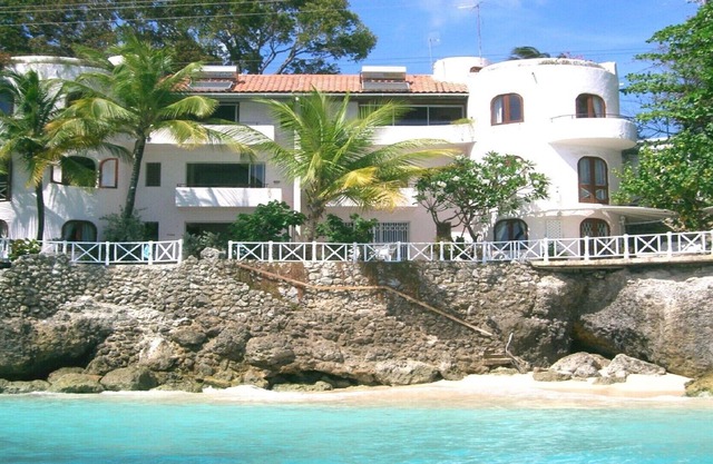 Spectacular ocean front property, private beach access - Apartment 3