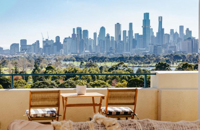 Spectacular views over Albert Park