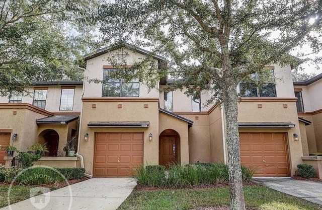 Spend the night in this beautiful townhome. Minutes from navy base.