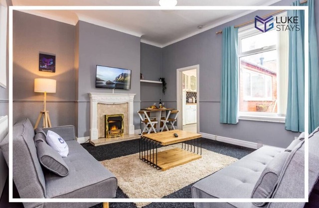 ◑Splendid 3 Bed House ◑ Yard ◑ Nr Barnes Park ◑