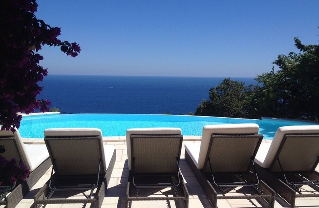 Splendid villa with sea view