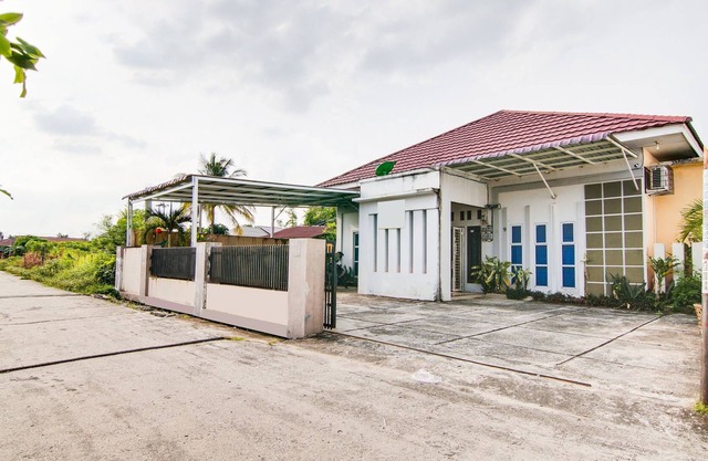 SPOT ON 91772 Nisrina Homestay Syariah