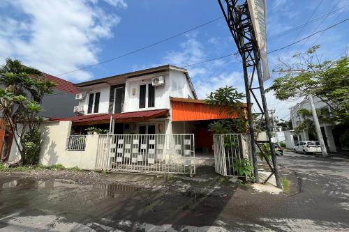 SPOT ON 94634 Homestay Griya Sunarti