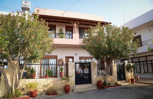 Spotless Apt in the heart of Sisi