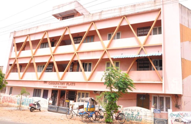 Srinivasa Service Apartment