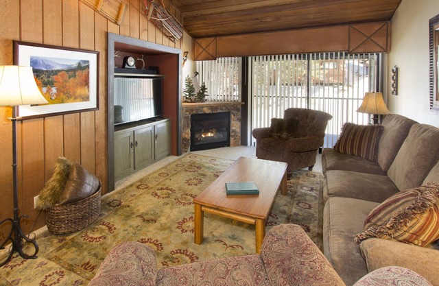 St Anton Condos #14 (2-Bedroom) with Pool by RedAwning