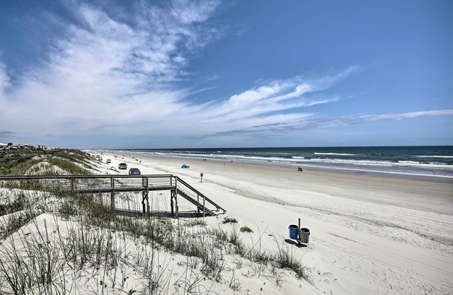 St Augustine Getaway w/Porch: 1 Block to Beach!