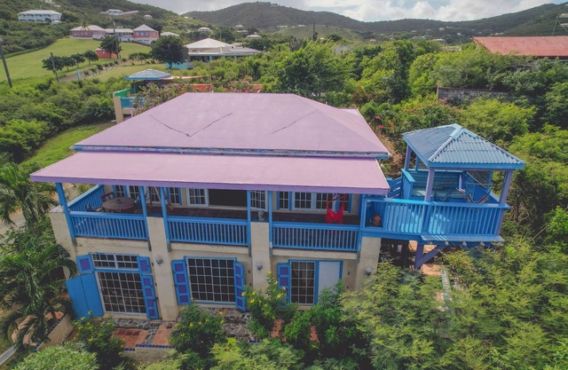 St. Croix Island Getaway! 2/1 home on East end with private pool and ocean view!