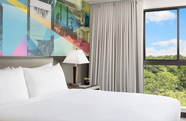 Standard 2 Queens Room at Studio Allston Hotel