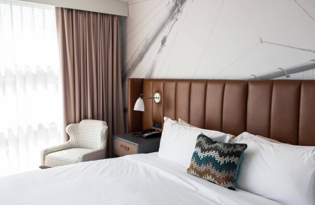 Standard Room Near Hummingbird Bar and Kitchen WDC