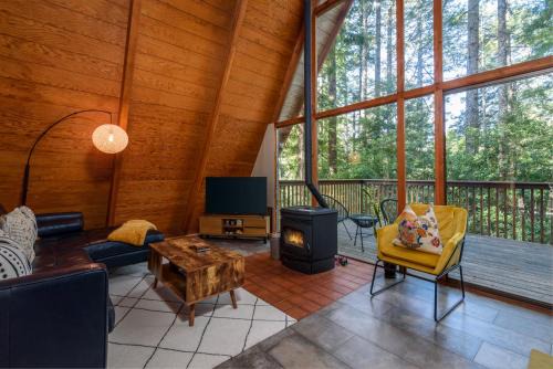 Star Nest - Secluded Forest Property