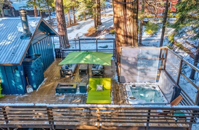 Starlight Cabin Retreat Hot Tub & Game Room