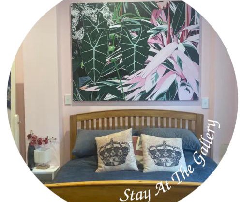 Stay at the art gallery