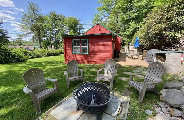 Stay at the Little Red Cottage and enjoy Lake Wallenpaupack in the Poconos.