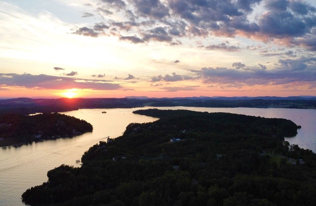 STAY HERE! 2 Homes sleep up to 28! Private cove 2 docks and personal boat launch