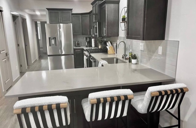 Stay in Boise’s coveted North End! This 3BR/2BA retreat. 13th st, Hyde park,