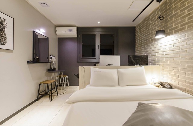 STAY INN HOTEL