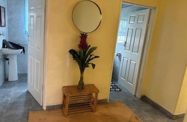 Staylax guest houses - Hatfield Manor3