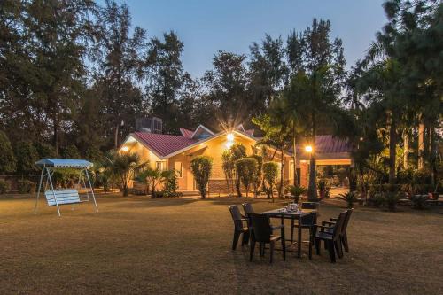 StayVista at Solitude in the Woods- 2BR Villa in Delhi with Lawn Bonfire
