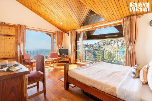 StayVista at The Rustic Retreat - Lawn, Bonfire & Valley View