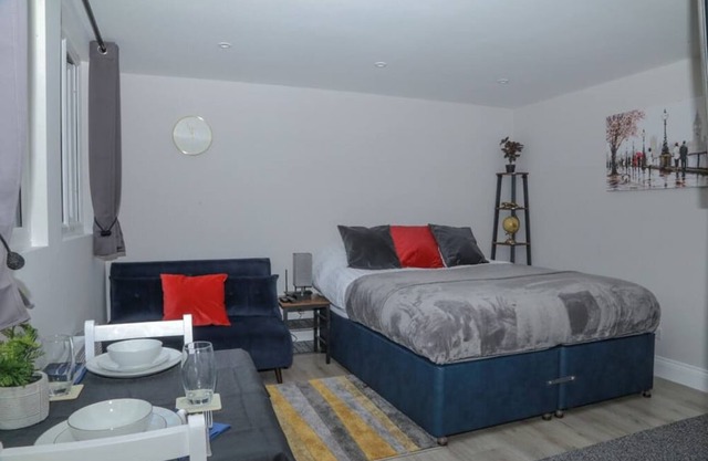 StayZo Crofton Park - Central London Studio