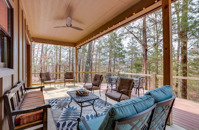 Ste Genevieve Home on 17 Acres, Near Wineries!