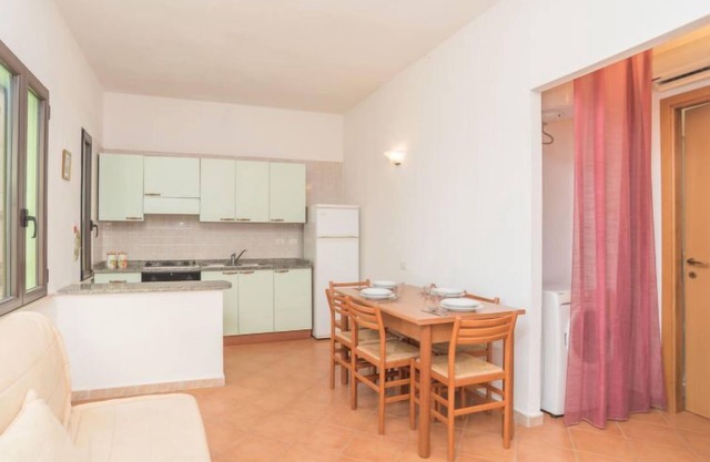 Stella con piscina comune (REI100) by Interhome