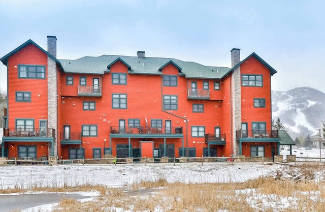 Steps from Hunter Mountain | Cozy Modern Condo