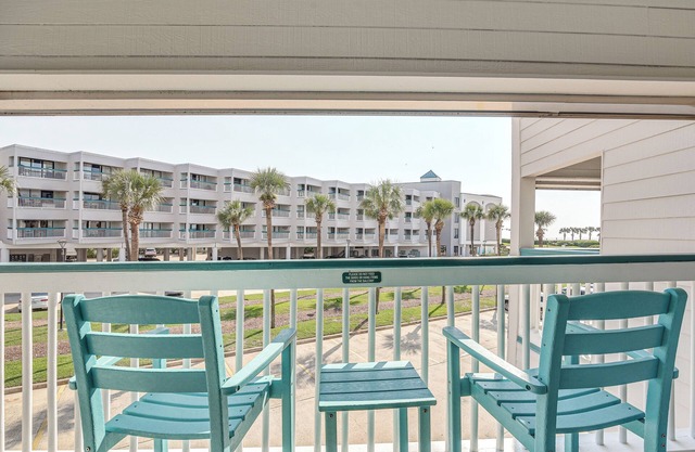 Steps to Galveston Beach: Corner-Unit Condo!