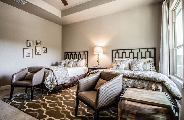 Steps to Remi's Ridge & Hayes Hollow! Century Oak Casita - Near Canyon Lake