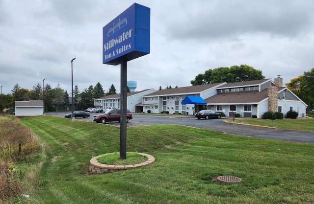 Stillwater Inn & Suites