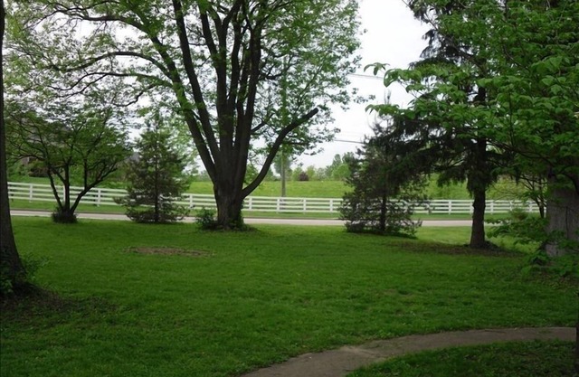 Stone Cottage @ Calumet Spring On 4 Beautiful Acres Of Kentucky Bluegrass!