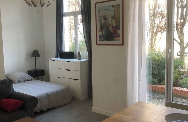 Studio 30 m2 Eaubonne with private parking - 25 minutes from Paris