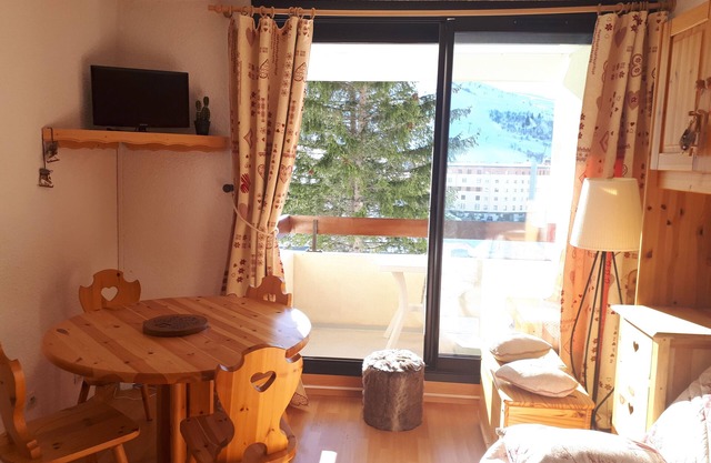 Studio 4 pers. Saint-François Longchamp 1650- At the foot of the slopes, resort center.