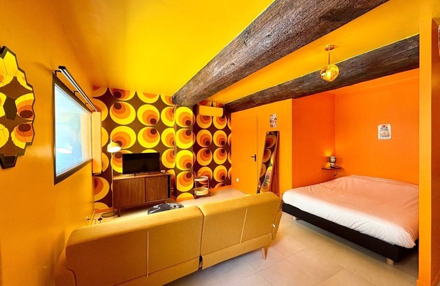 Studio 54 - Real bedroom - heart of the city - A/C