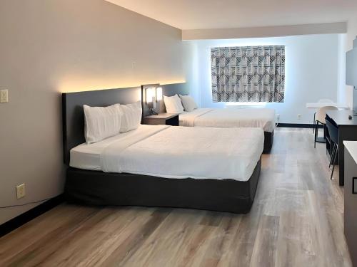 Studio 6 Elkhart, IN- Kitchenette Rooms