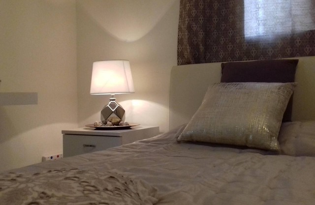 Studio Apartment 3/4 Pax, Large Sun Terrace, Washer, Air cons, BBQ, DVD, WI-FI,