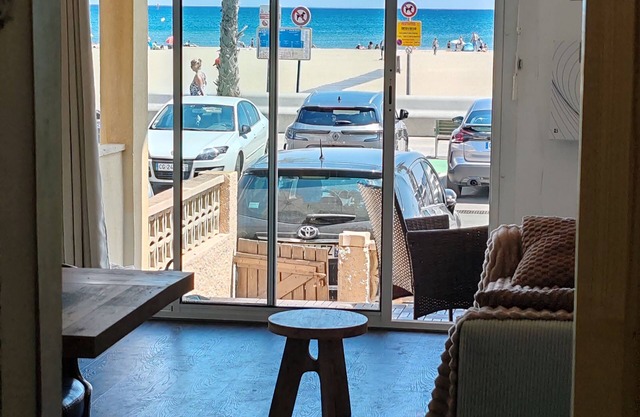 Studio apartment on the seafront