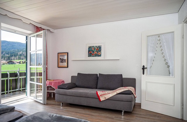 Studio Apartment 'Appartement Braun 2' with Mountain View, Balcony and Wi-Fi